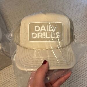 DAILY DRILLS NYC POP UP HAT